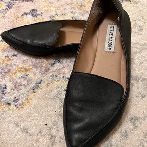 Steve Madden pointy black flats